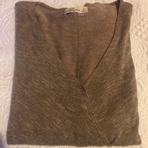Abercrombie & Fitch light sweater